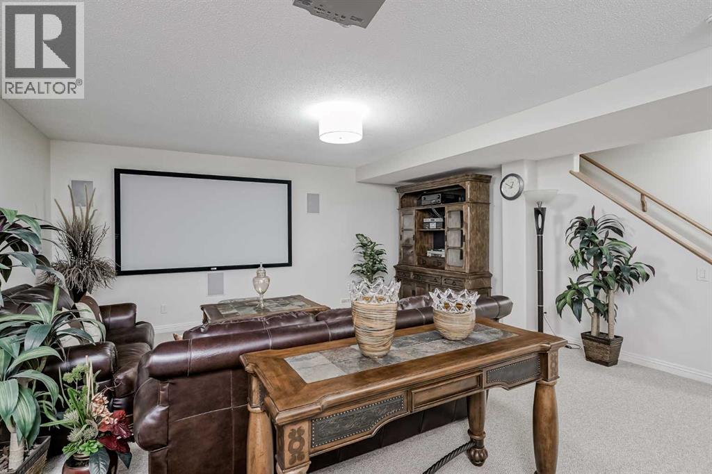 Single Family House for Sale in  Everwillow Park SW Evergreen Calgary 