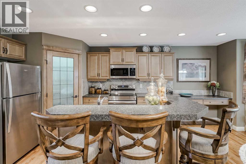 Single Family House for Sale in  Everwillow Park SW Evergreen Calgary 