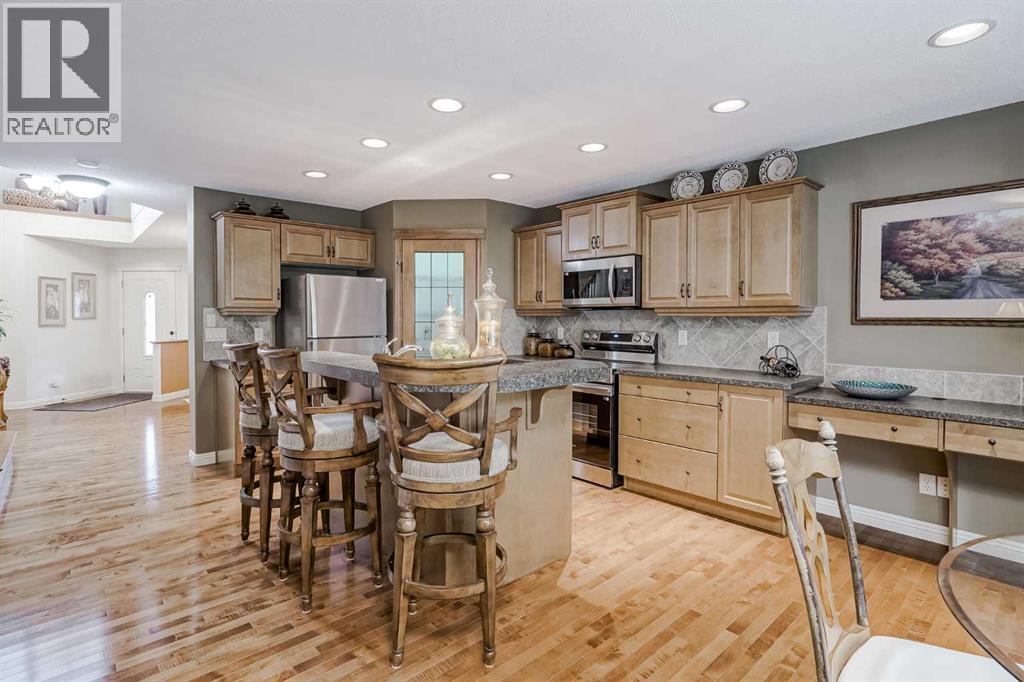 Single Family House for Sale in  Everwillow Park SW Evergreen Calgary 