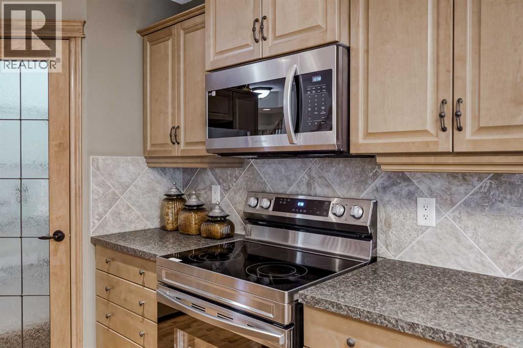 Single Family House for Sale in  Everwillow Park SW Evergreen Calgary 
