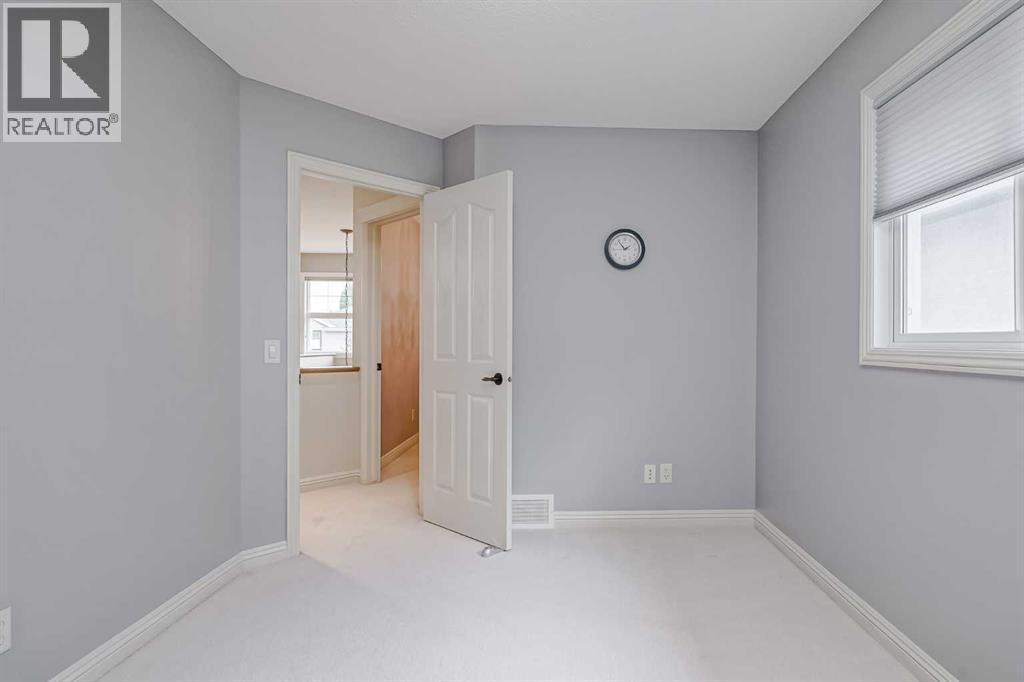 Single Family House for Sale in  Everwillow Park SW Evergreen Calgary 
