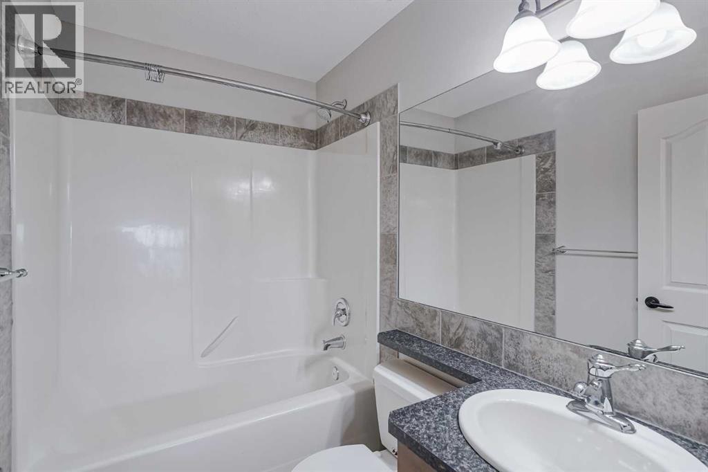 Single Family House for Sale in  Everwillow Park SW Evergreen Calgary 