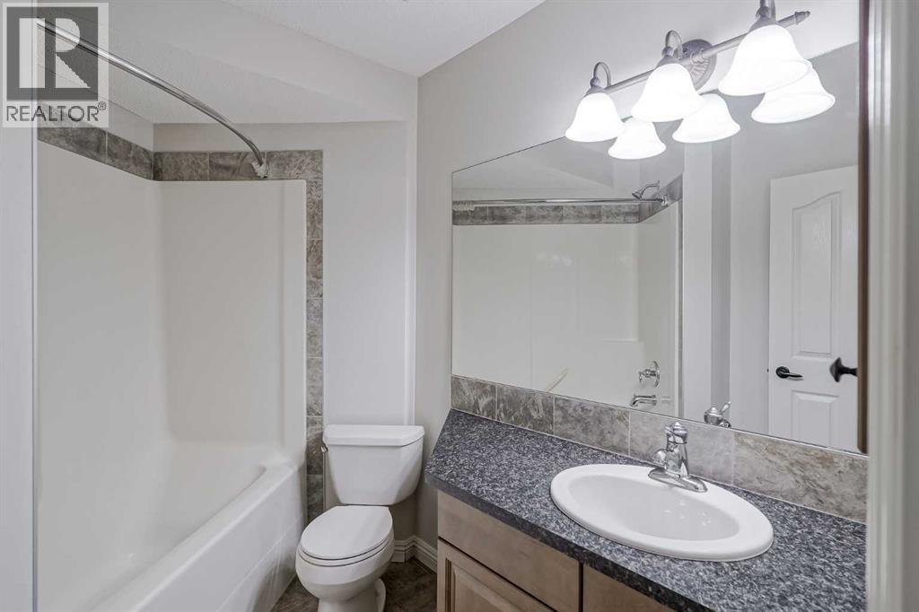 Single Family House for Sale in  Everwillow Park SW Evergreen Calgary 