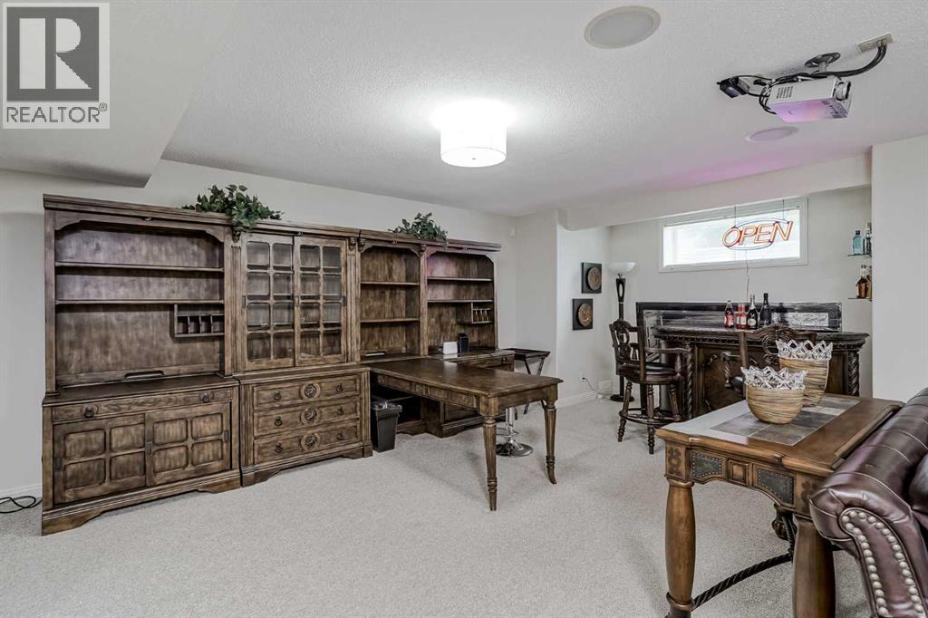 Single Family House for Sale in  Everwillow Park SW Evergreen Calgary 