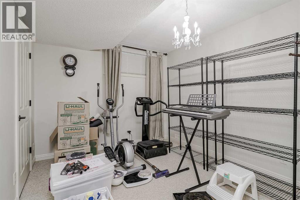 Single Family House for Sale in  Everwillow Park SW Evergreen Calgary 