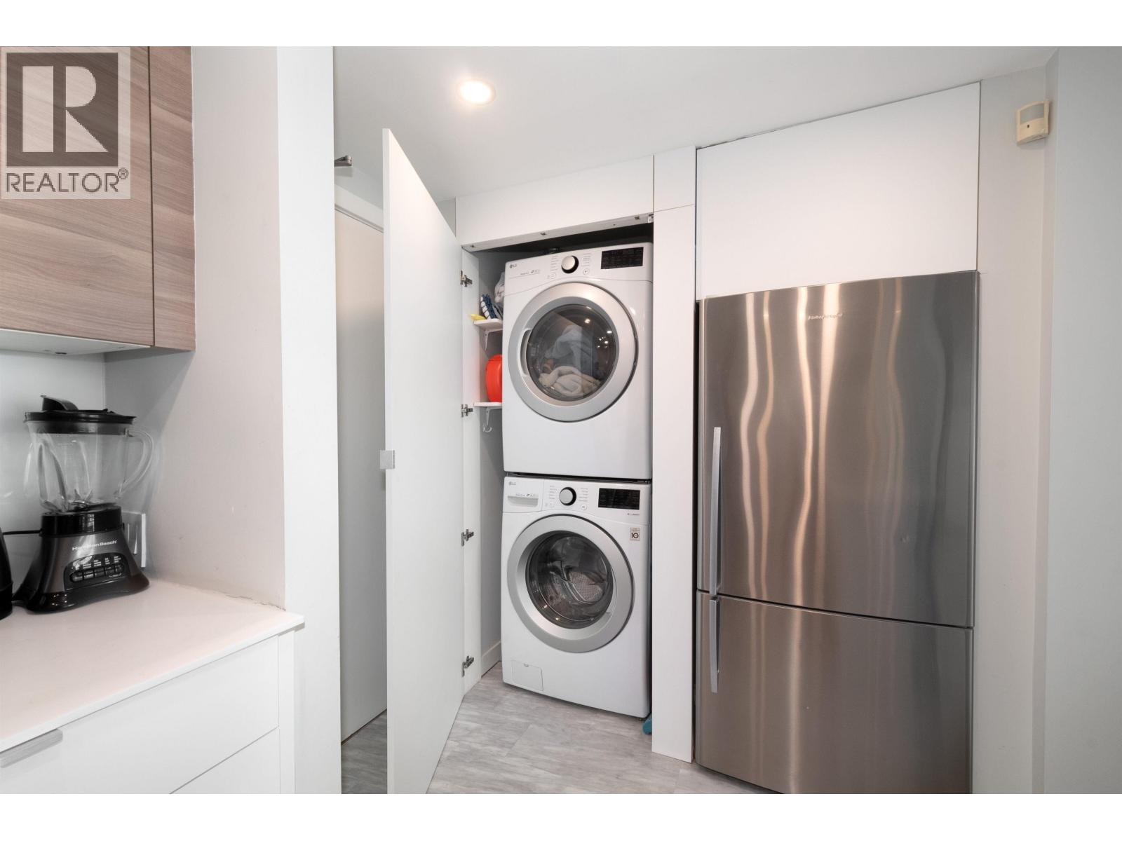 Photo 2 of 1703 198 Aquarius Mews, Vancouver BC