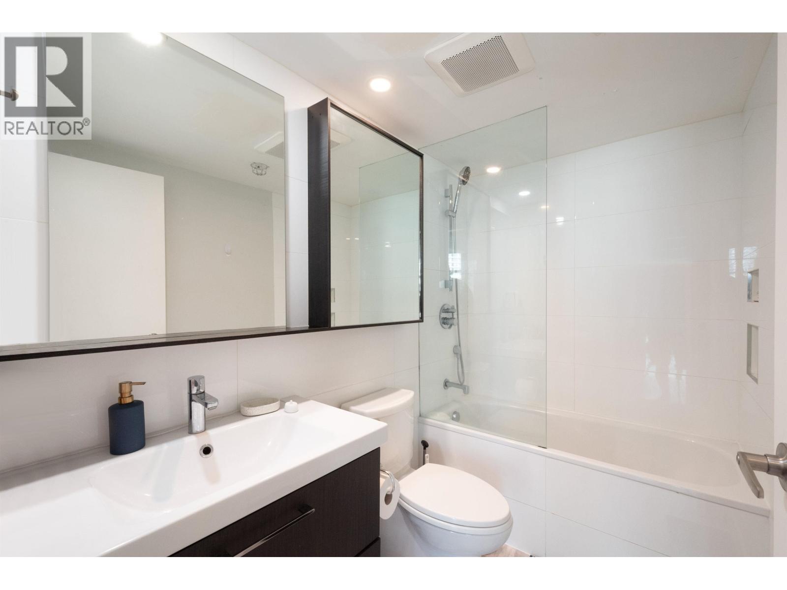 Photo 14 of 1703 198 Aquarius Mews, Vancouver BC