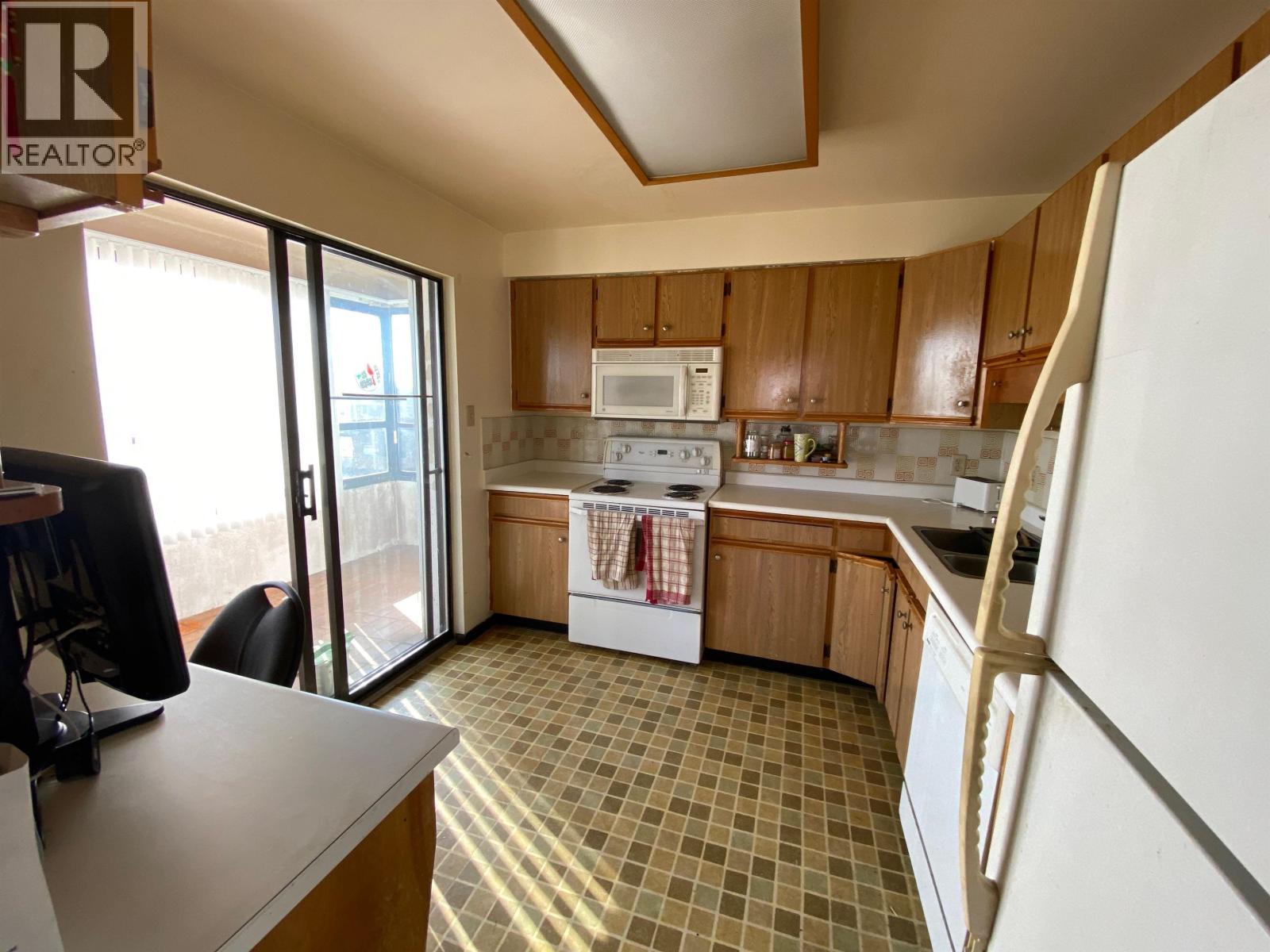Photo 5 of 902 615 Belmont Street, New Westminster BC