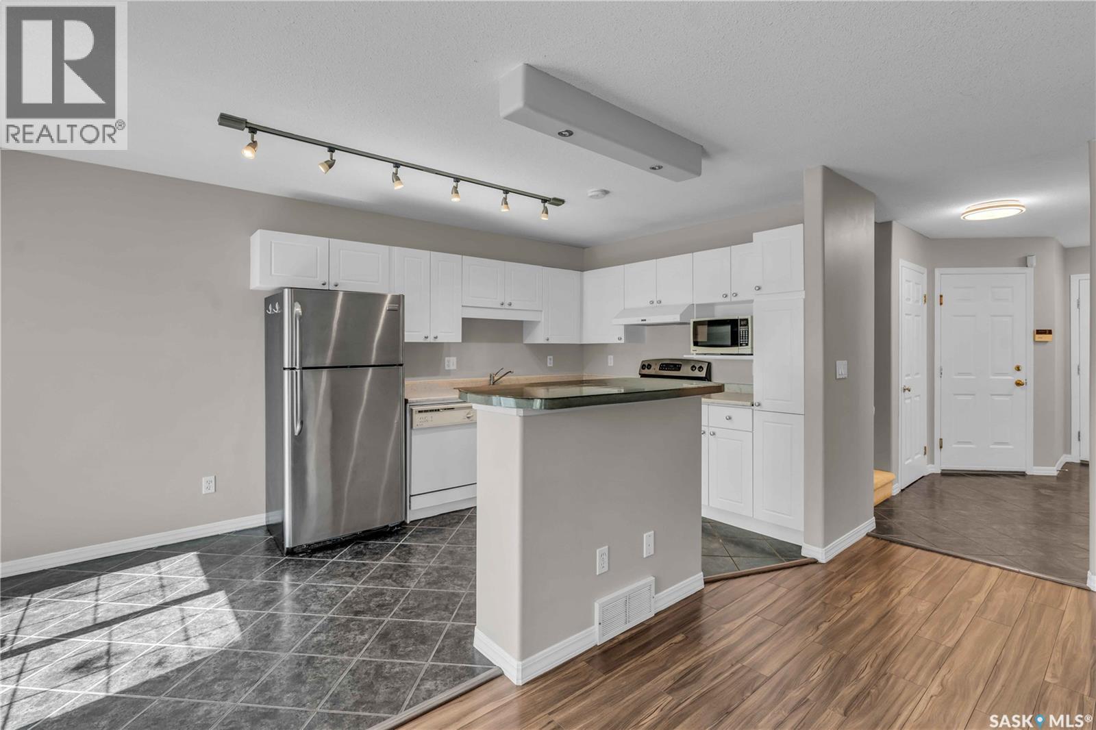 Single Family House 2 Level for Sale in   Keevil CRESCENT Saskatoon 