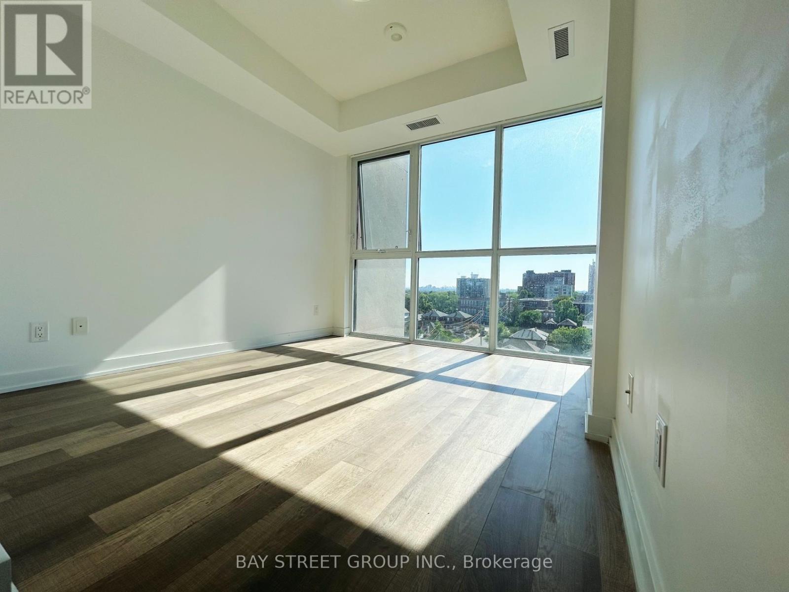 Photo 1 of 706 1603 Eglinton Avenue W, Toronto ON