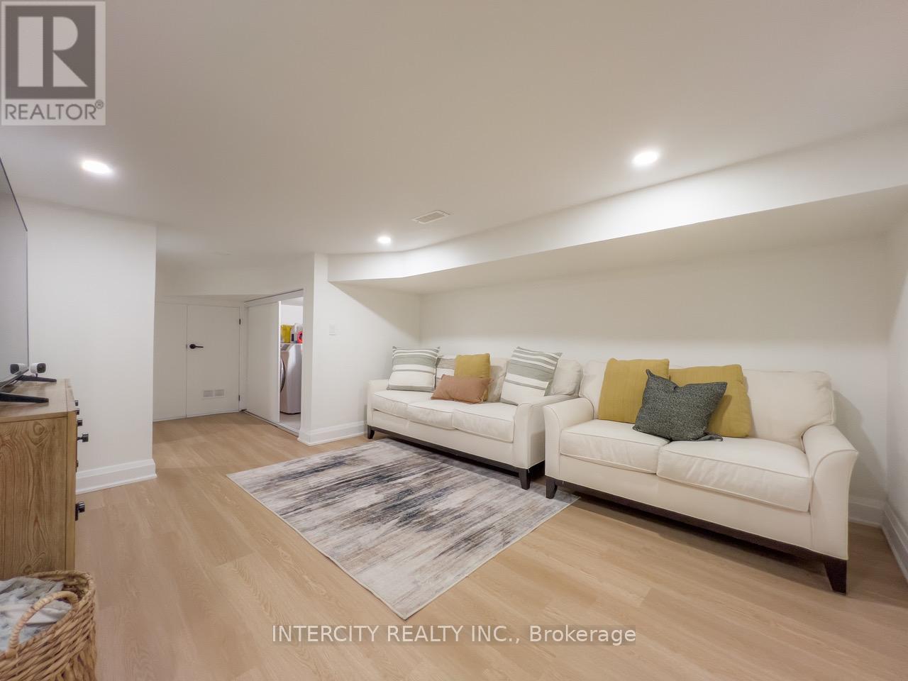Photo 22 of 92 Dagmar Avenue, Toronto ON