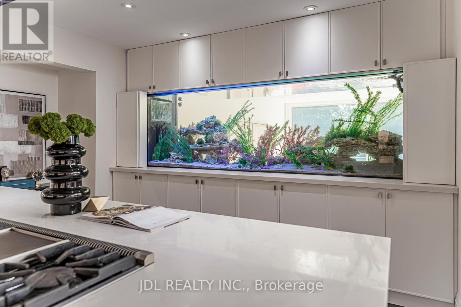 Photo 18 of 2431 Jarvis Street S, Mississauga ON