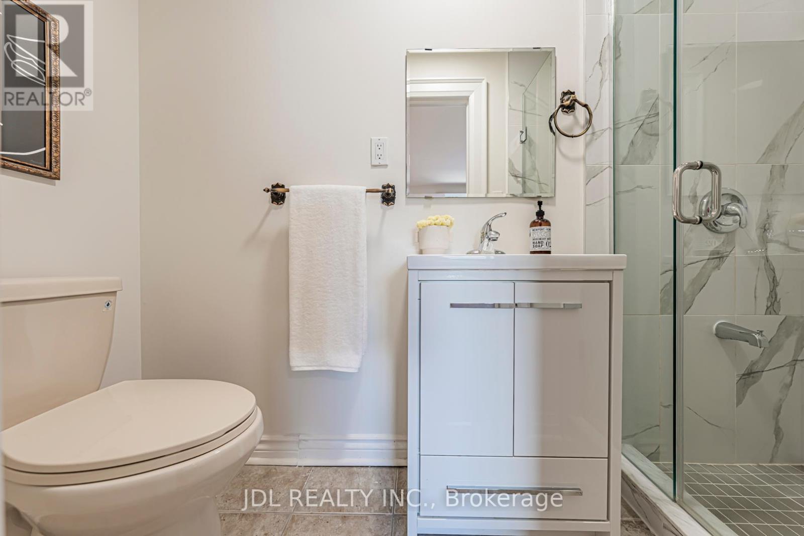 Photo 40 of 2431 Jarvis Street S, Mississauga ON
