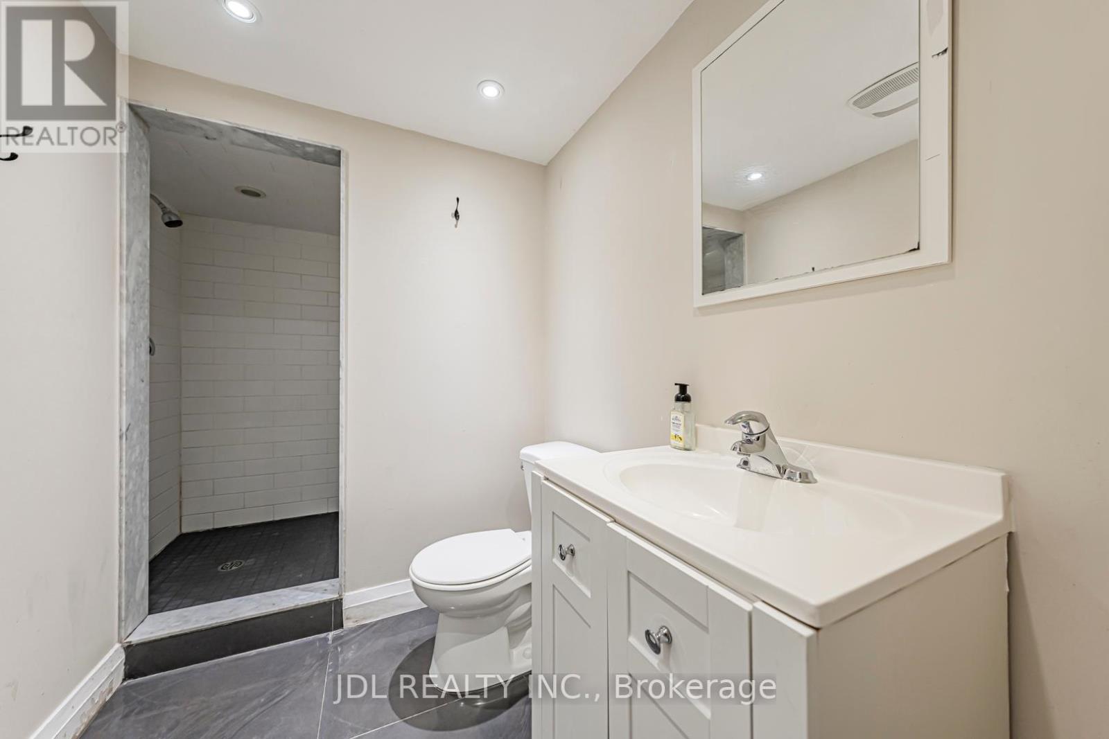 Photo 44 of 2431 Jarvis Street S, Mississauga ON