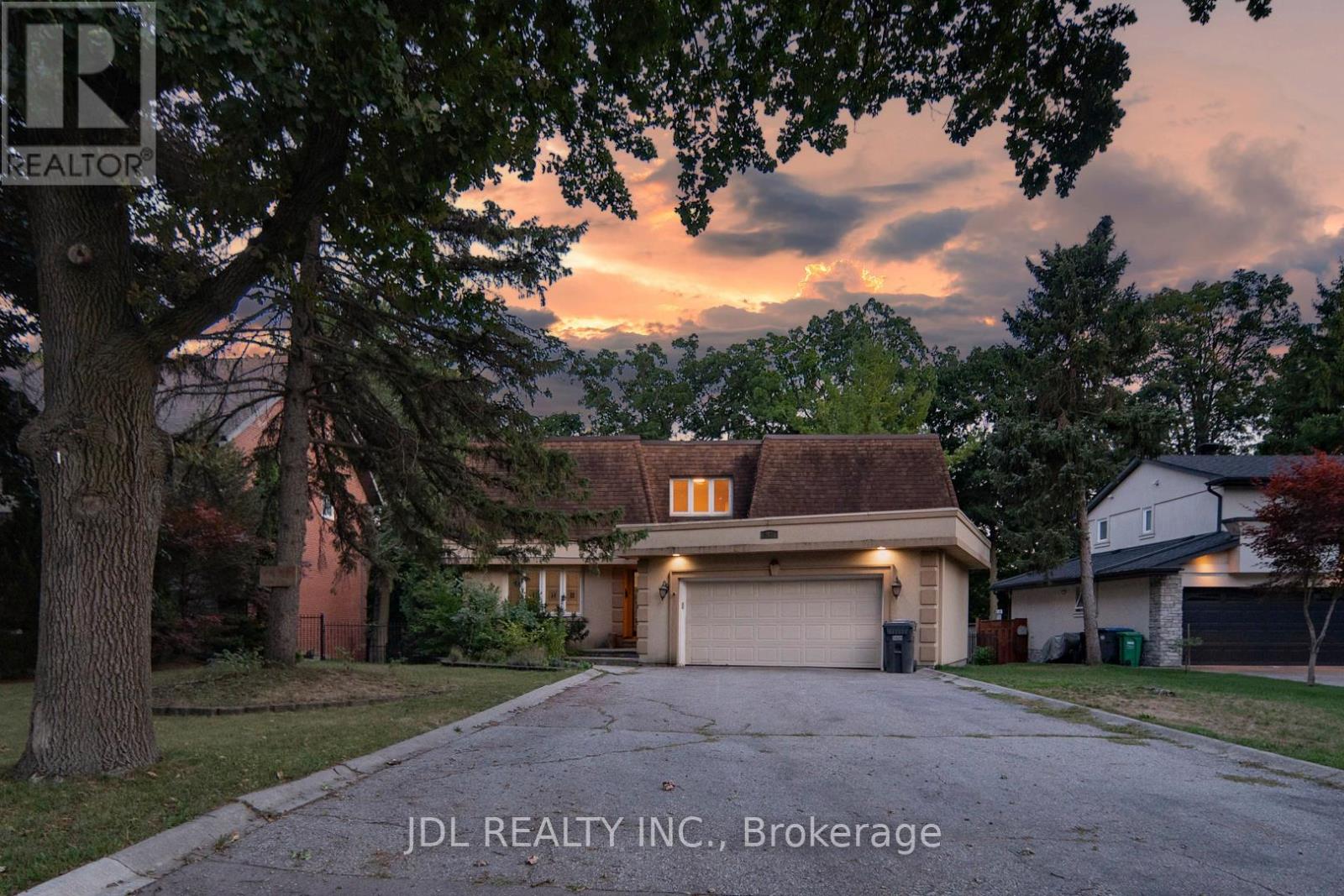 Photo 6 of 2431 Jarvis Street S, Mississauga ON
