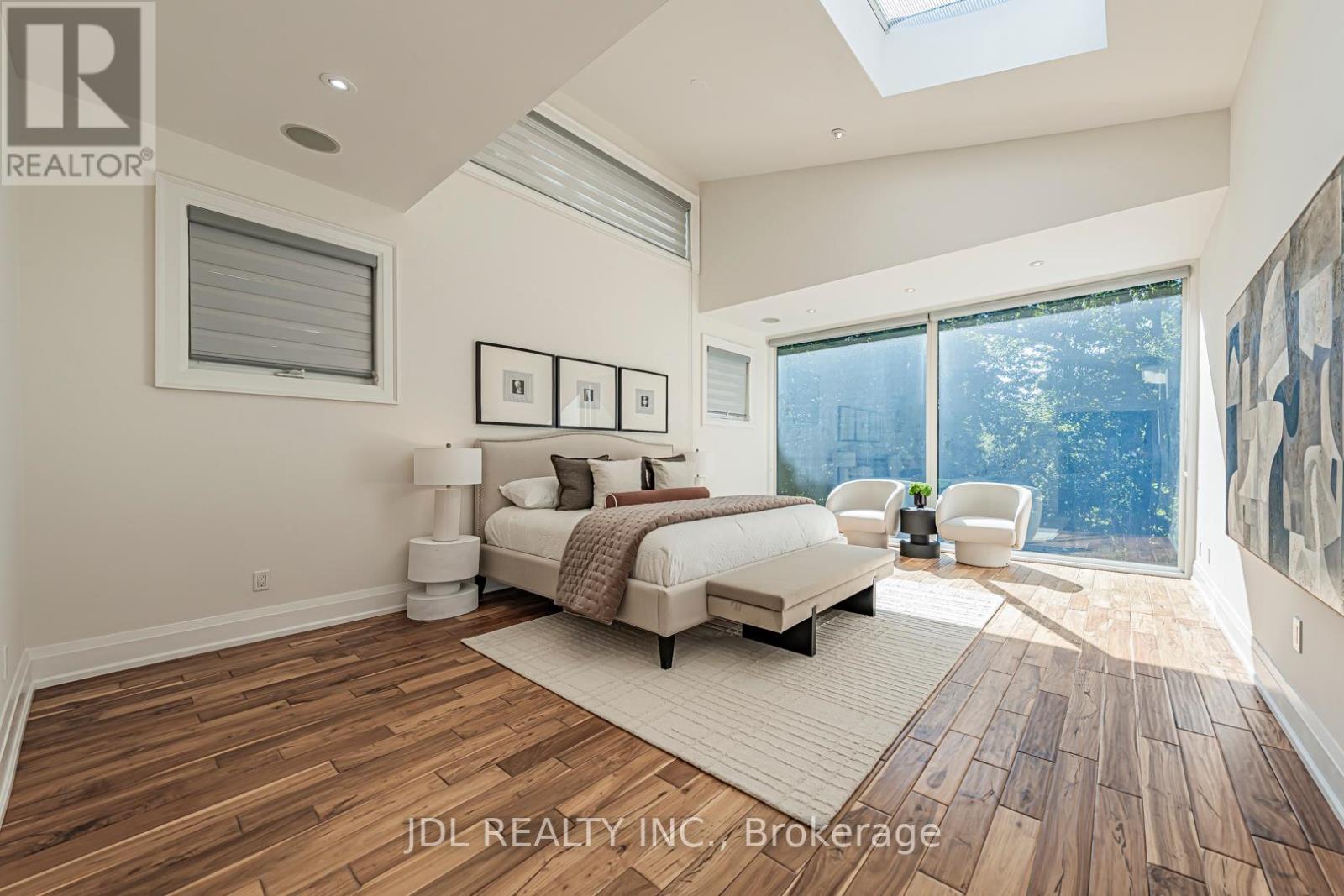 Photo 25 of 2431 Jarvis Street S, Mississauga ON