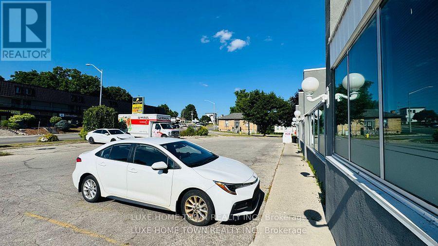 Photo 13 of 1 780 Dundas Street, Woodstock ON
