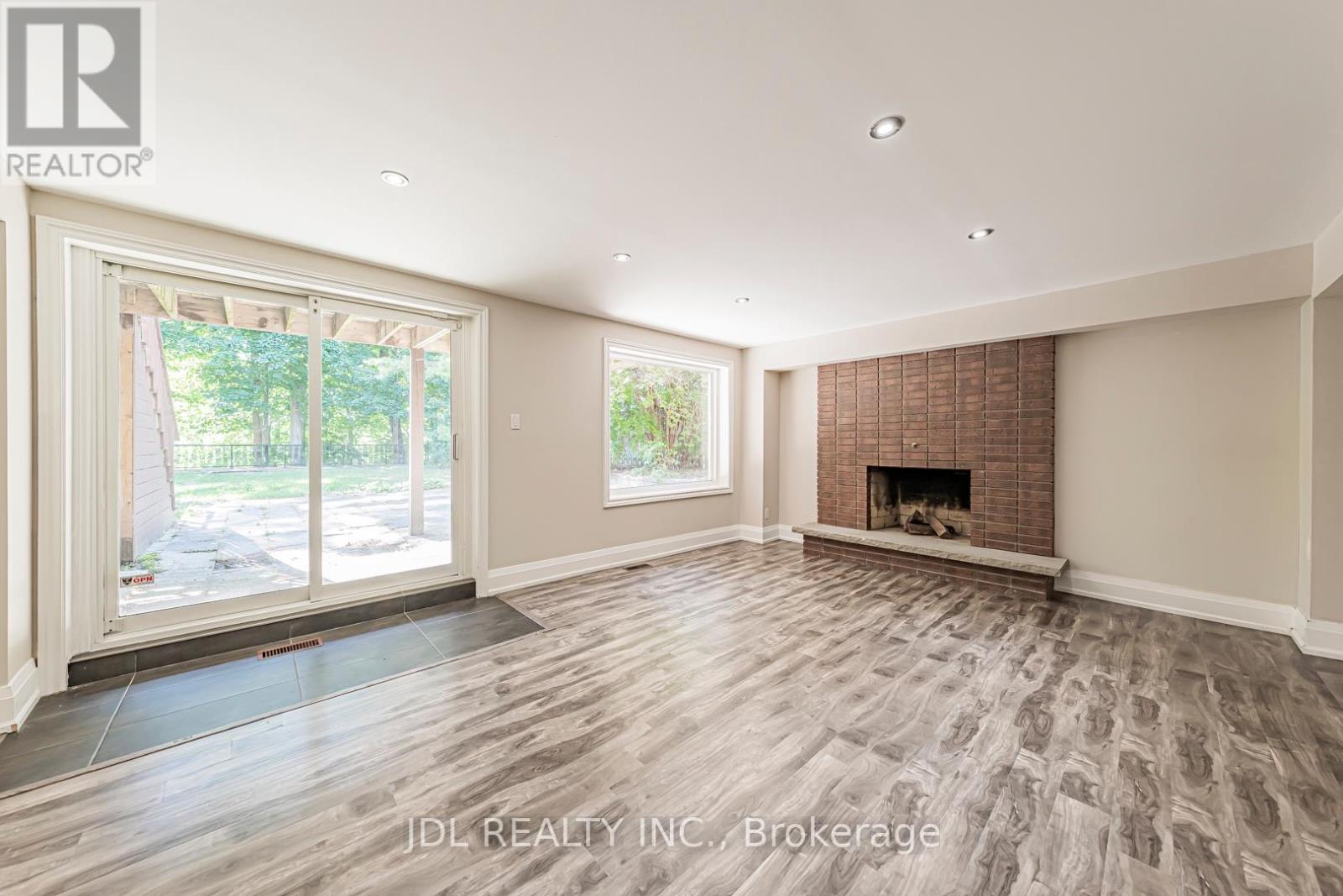 Photo 42 of 2431 Jarvis Street S, Mississauga ON
