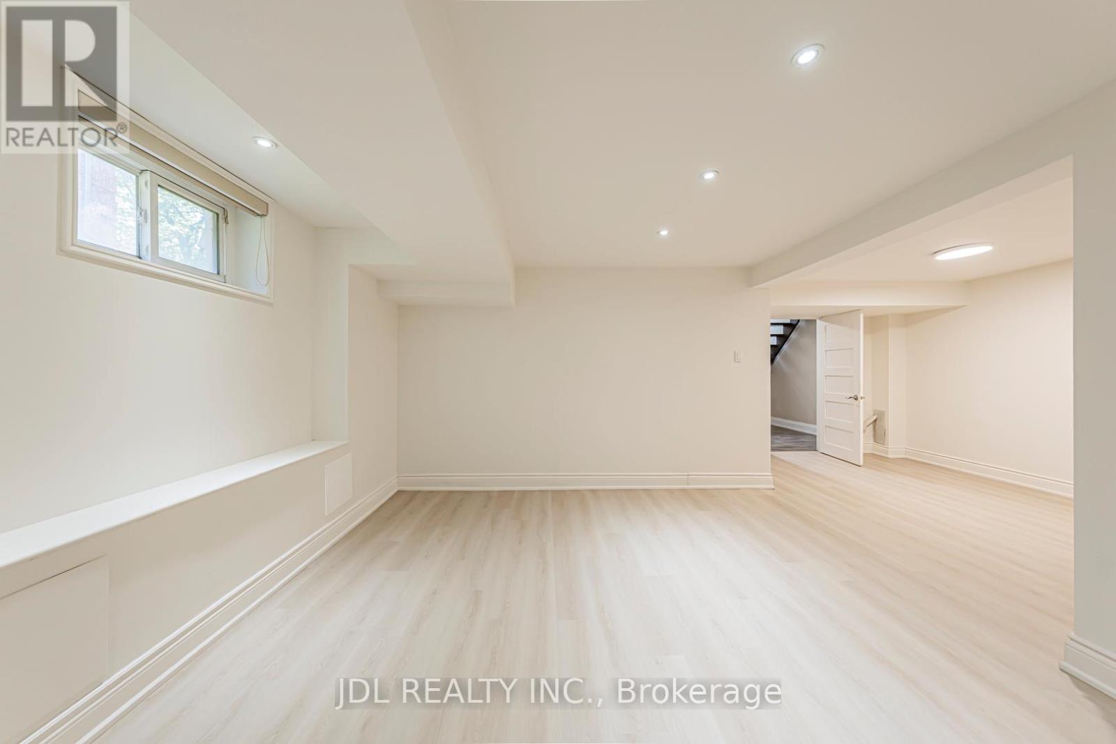 Photo 43 of 2431 Jarvis Street S, Mississauga ON