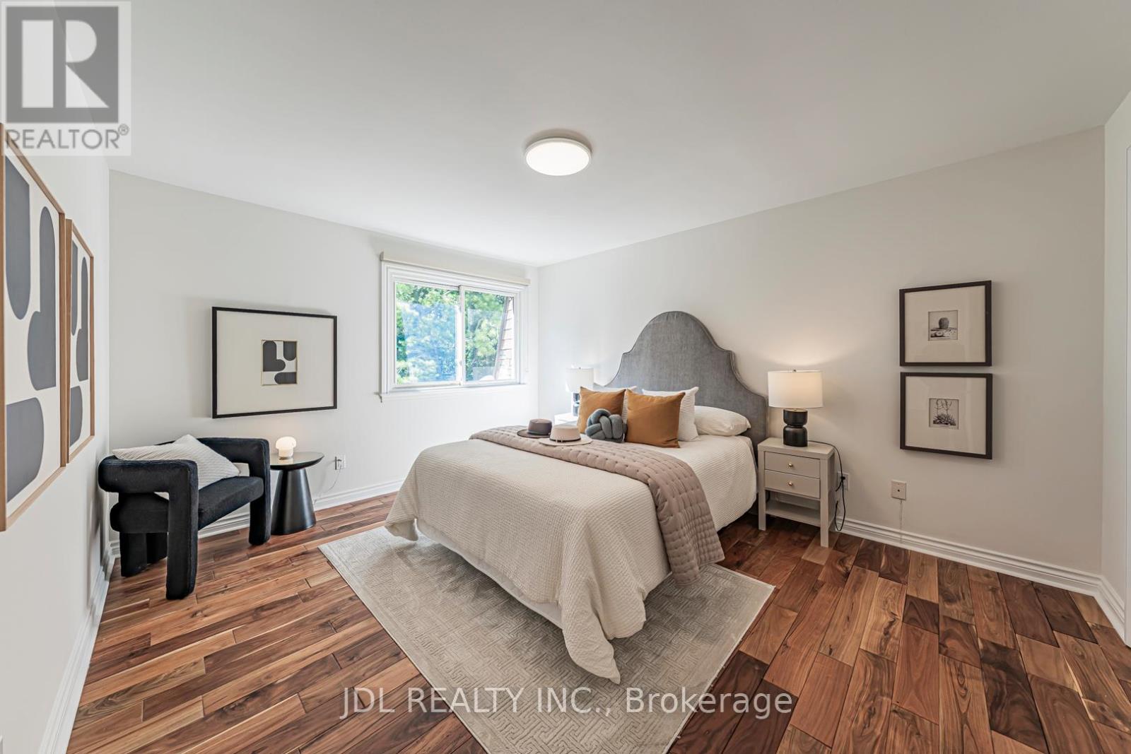Photo 33 of 2431 Jarvis Street S, Mississauga ON