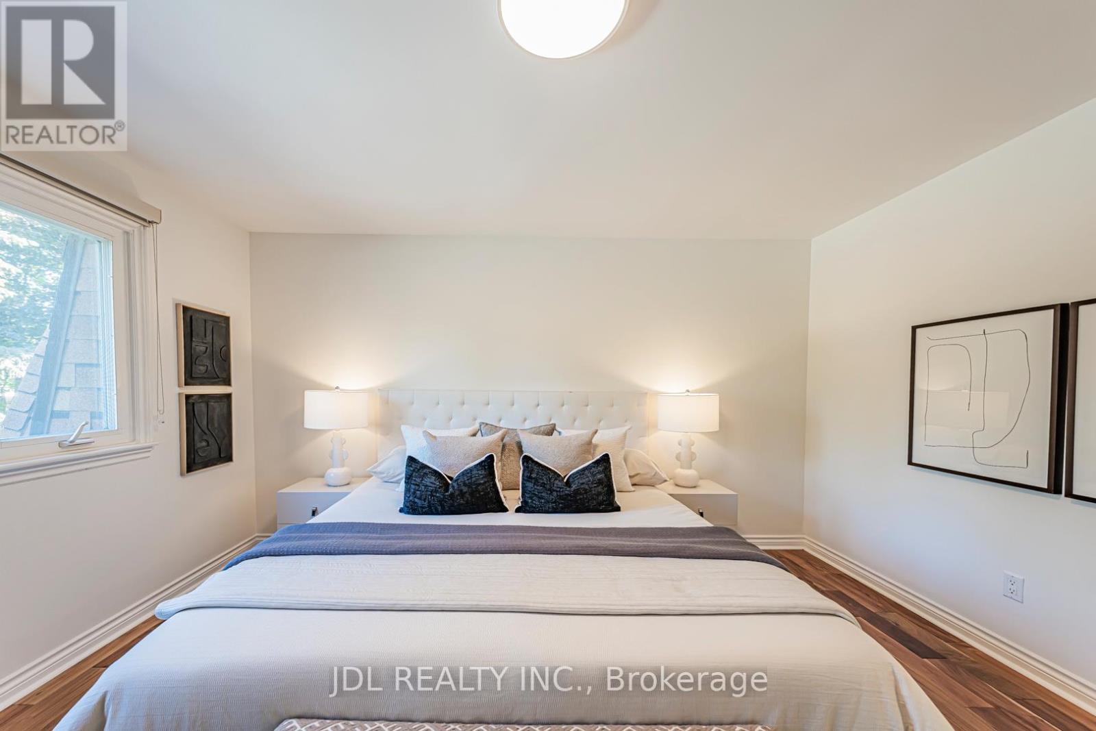 Photo 36 of 2431 Jarvis Street S, Mississauga ON