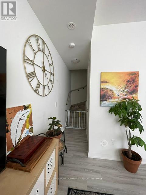 Photo 5 of 1406 15 David Eyer Road, Richmond Hill ON