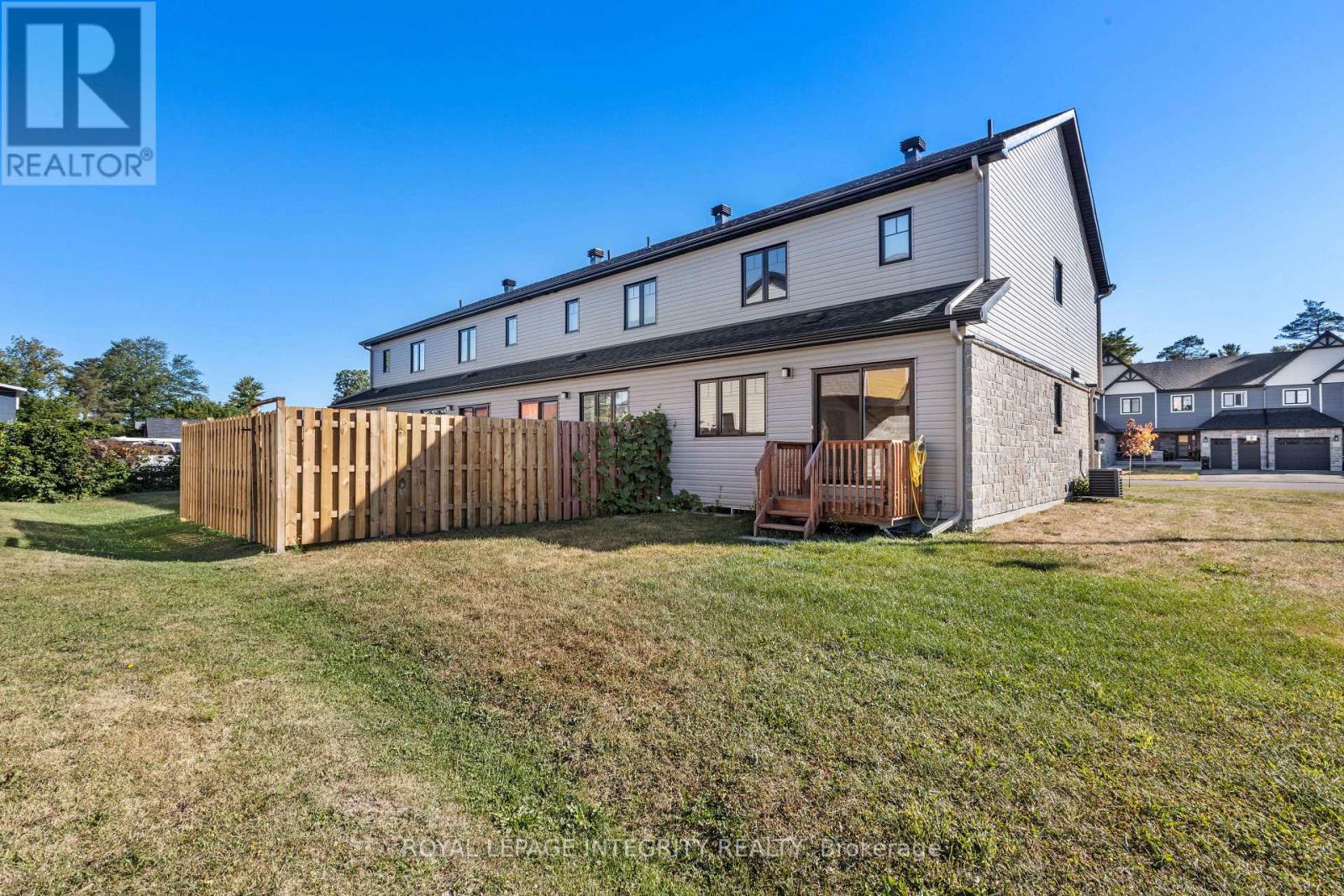 Photo 23 of 166 Dion Avenue, Clarencerockland ON