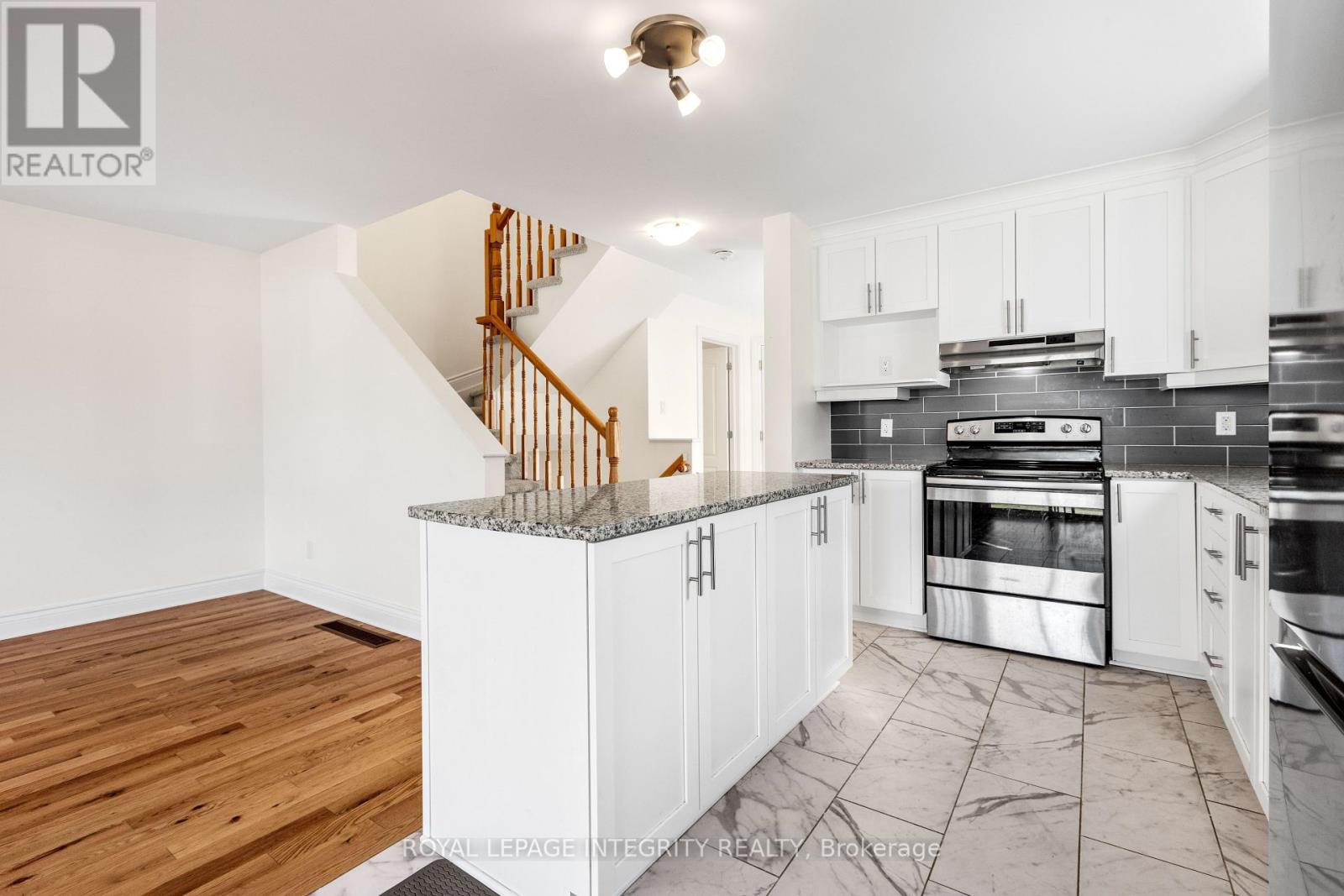 Photo 6 of 166 Dion Avenue, Clarencerockland ON