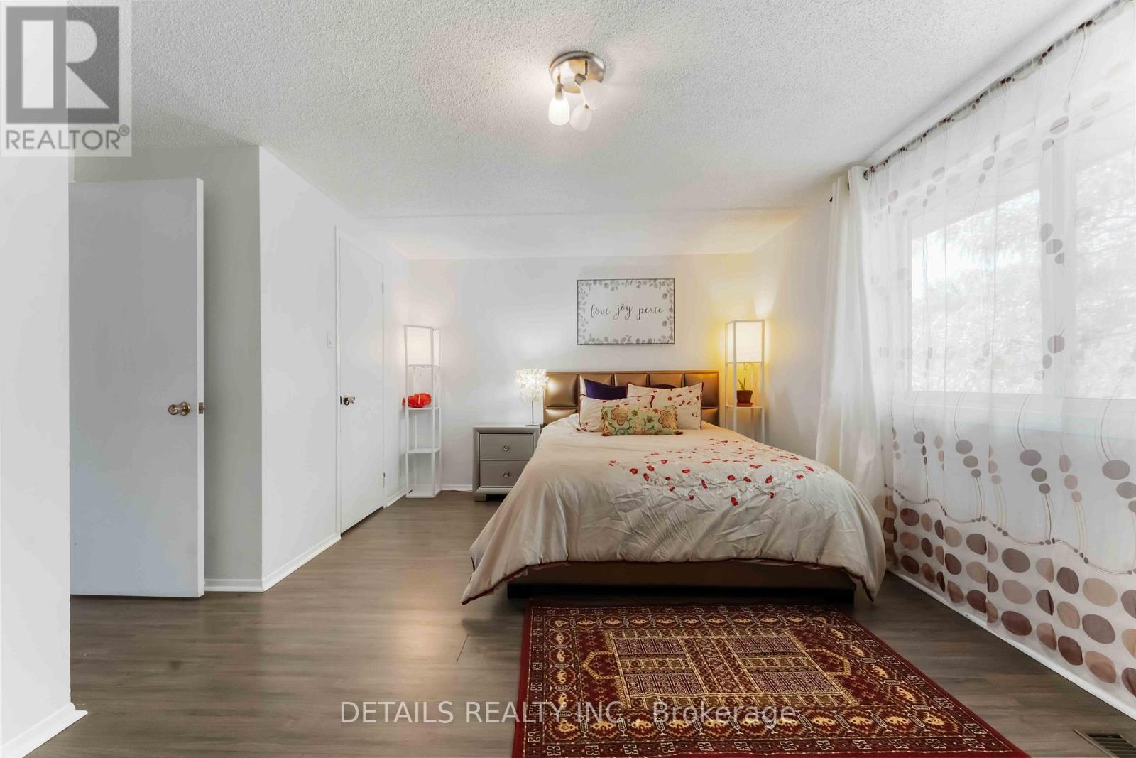 Photo 13 of 70 43 Stokes Crescent, Ottawa ON