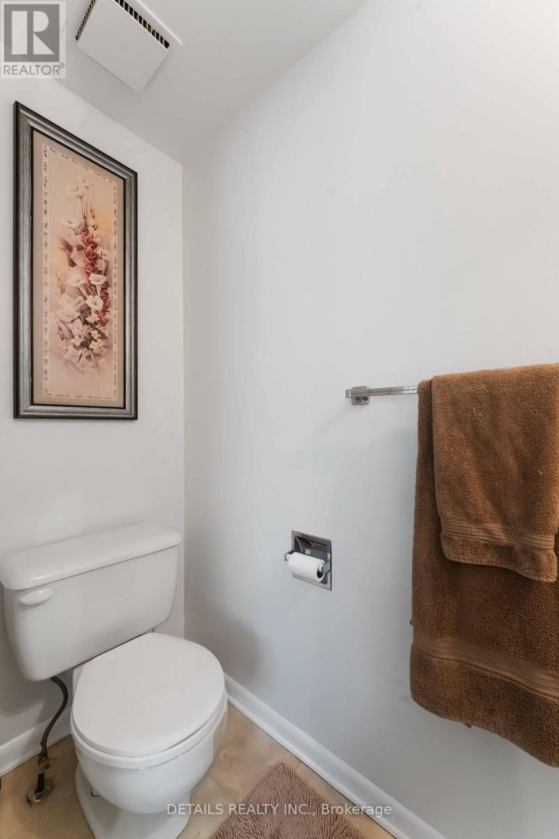 Photo 17 of 70 43 Stokes Crescent, Ottawa ON