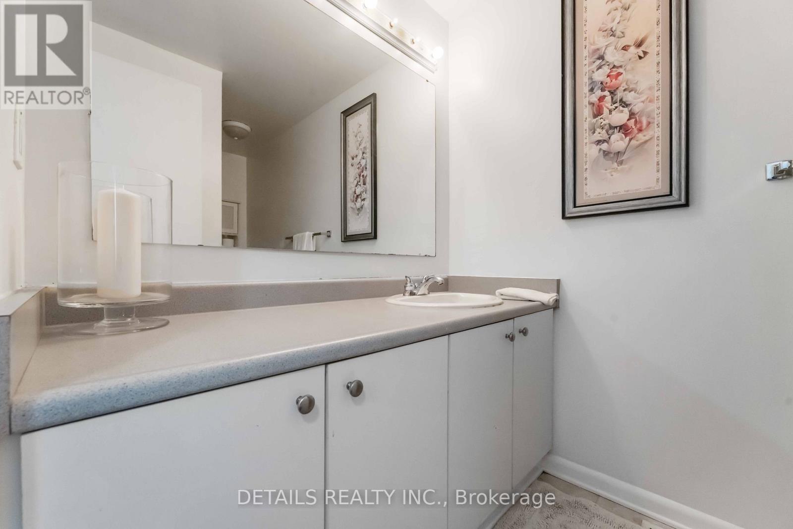 Photo 19 of 70 43 Stokes Crescent, Ottawa ON
