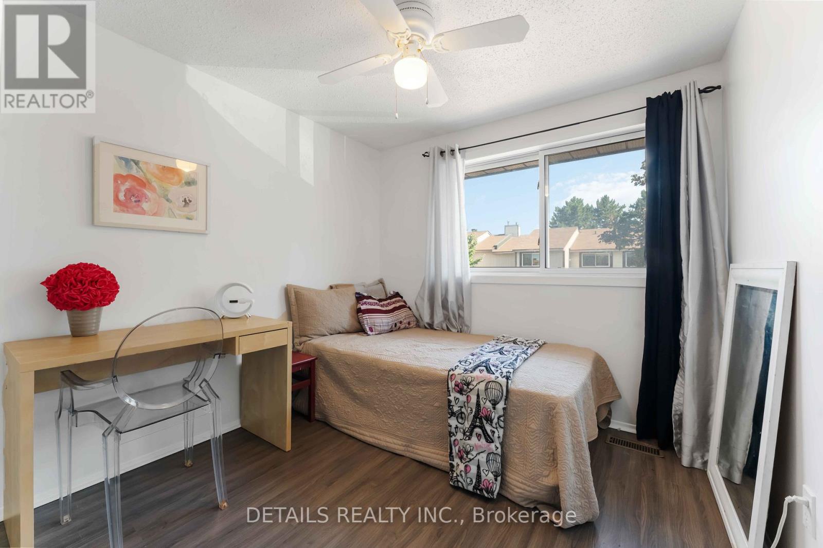 Photo 23 of 70 43 Stokes Crescent, Ottawa ON