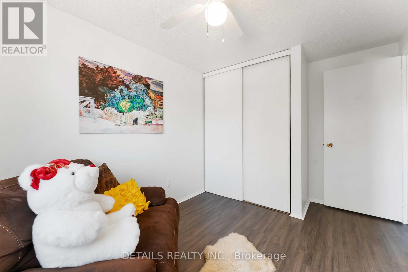 Photo 27 of 70 43 Stokes Crescent, Ottawa ON