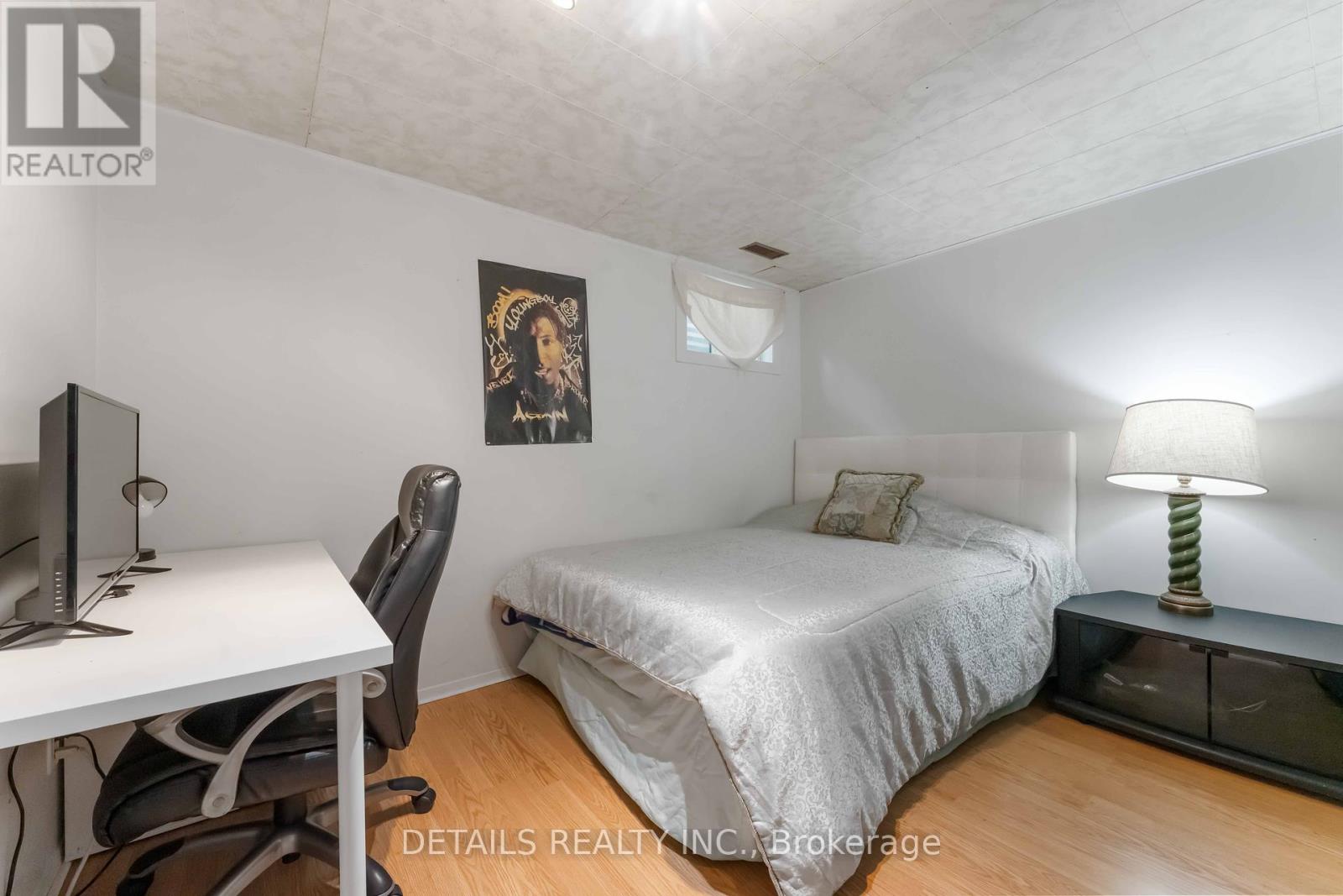 Photo 33 of 70 43 Stokes Crescent, Ottawa ON