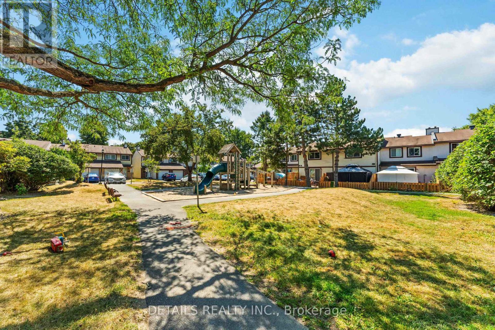Photo 38 of 70 43 Stokes Crescent, Ottawa ON