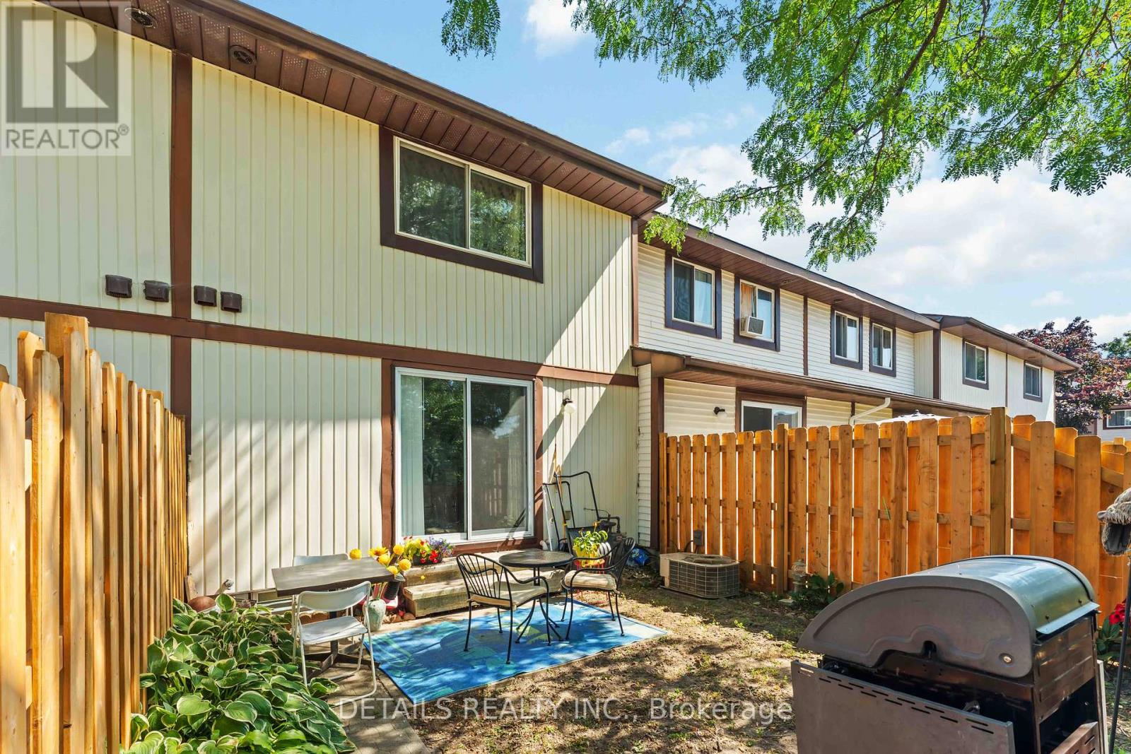 Photo 40 of 70 43 Stokes Crescent, Ottawa ON