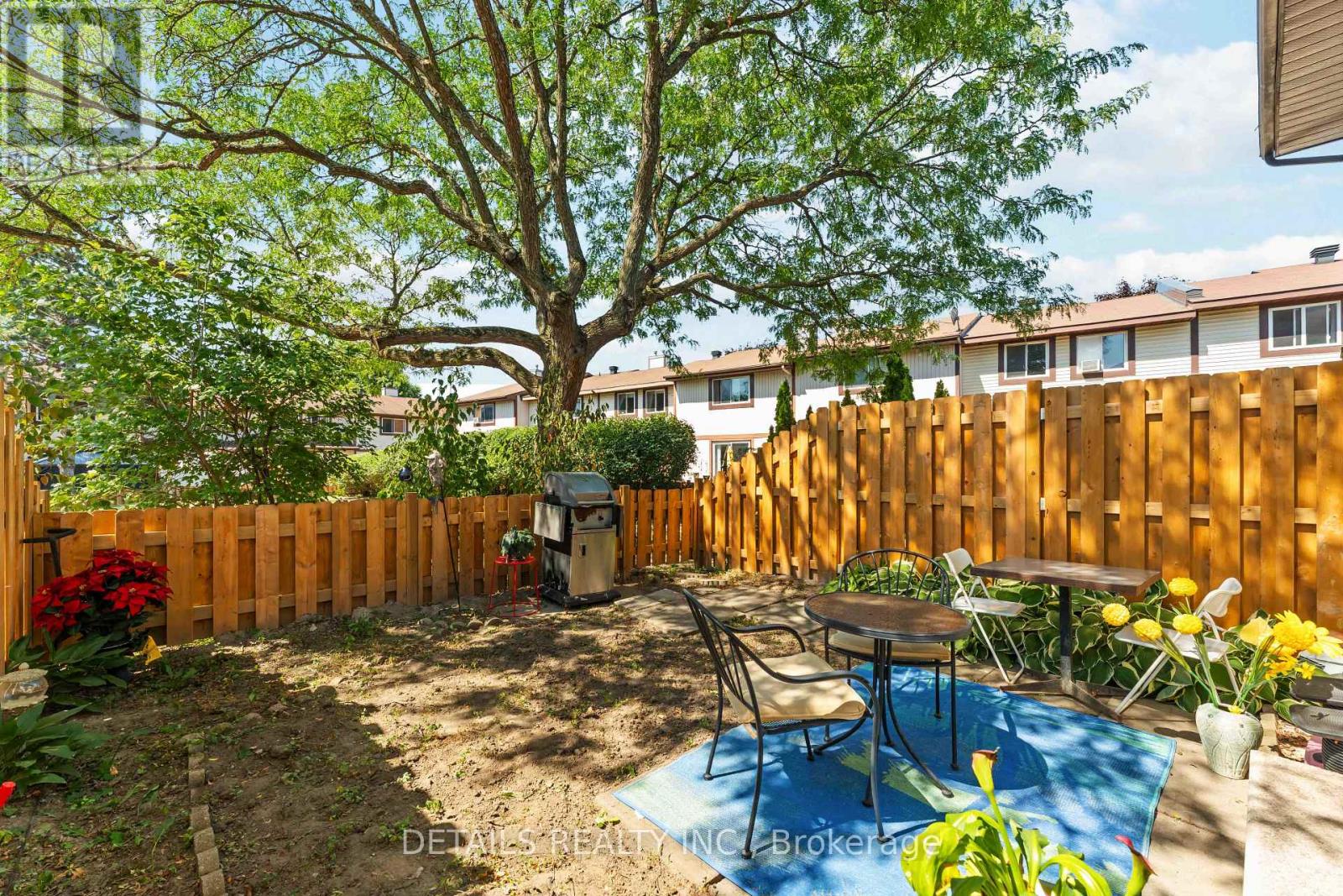 Photo 44 of 70 43 Stokes Crescent, Ottawa ON