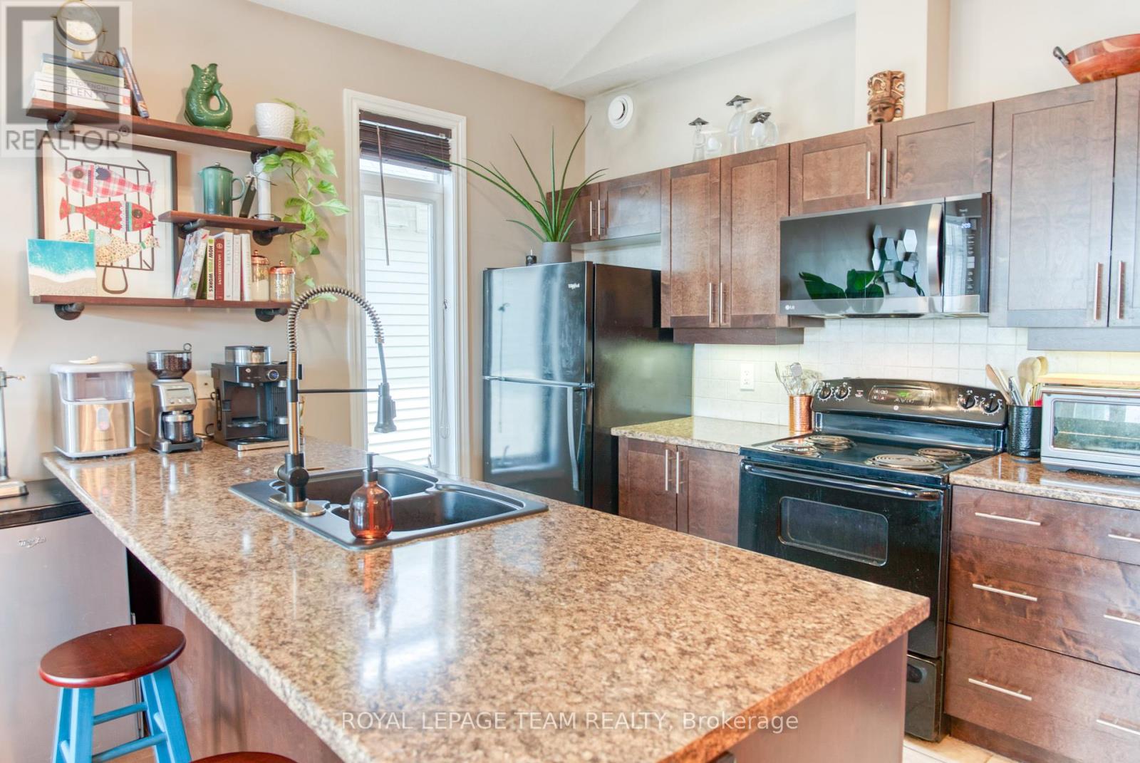 Photo 10 of 159 Eye Bright Crescent, Ottawa ON