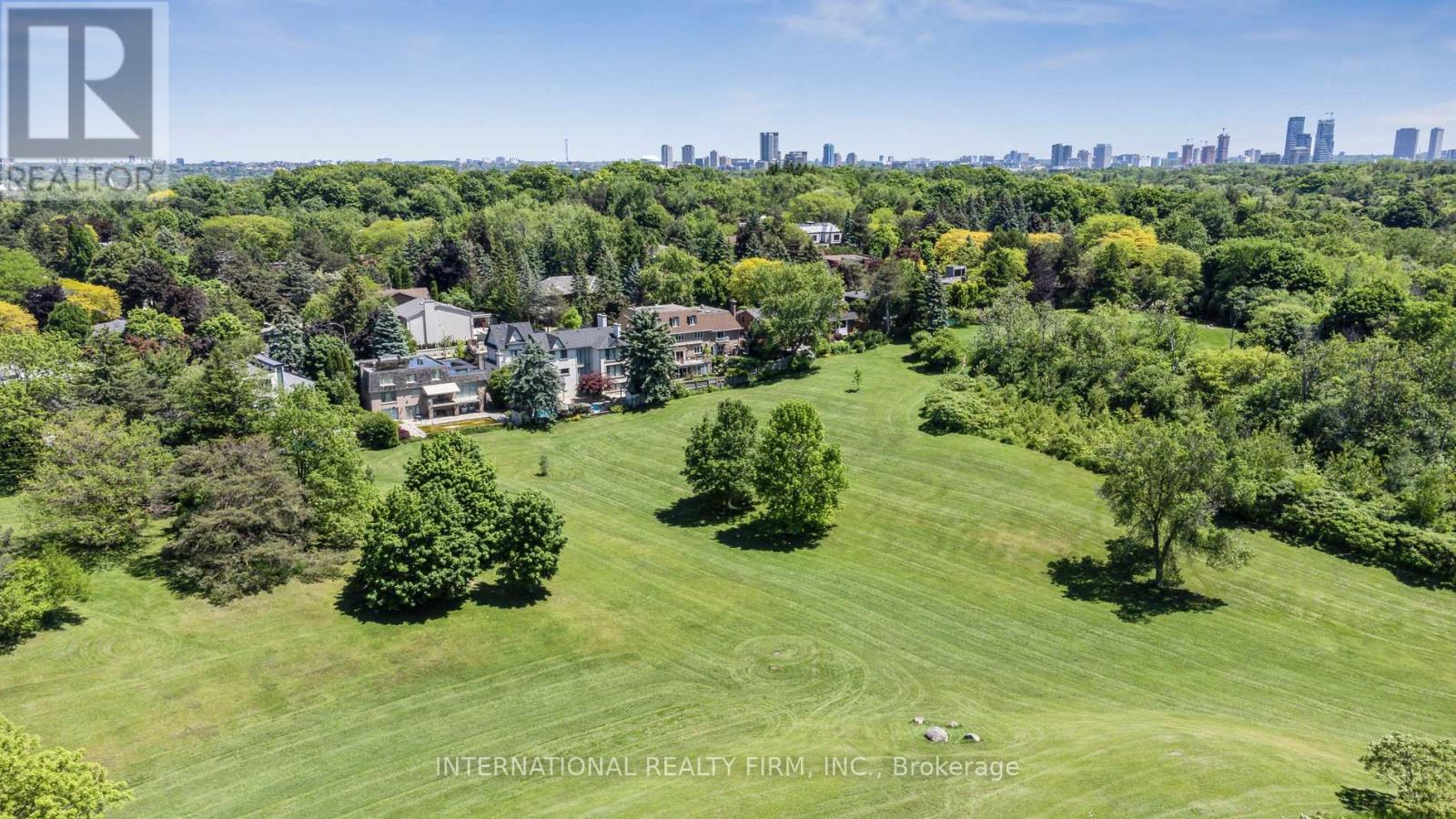 Photo 30 of 6 Penwood Crescent, Toronto ON
