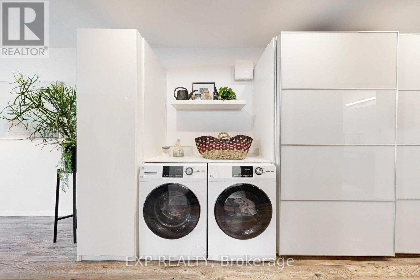 Photo 10 of 2 7 Brimley Road S, Toronto ON