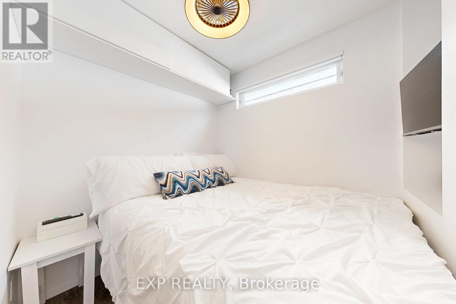 Photo 12 of 2 7 Brimley Road S, Toronto ON