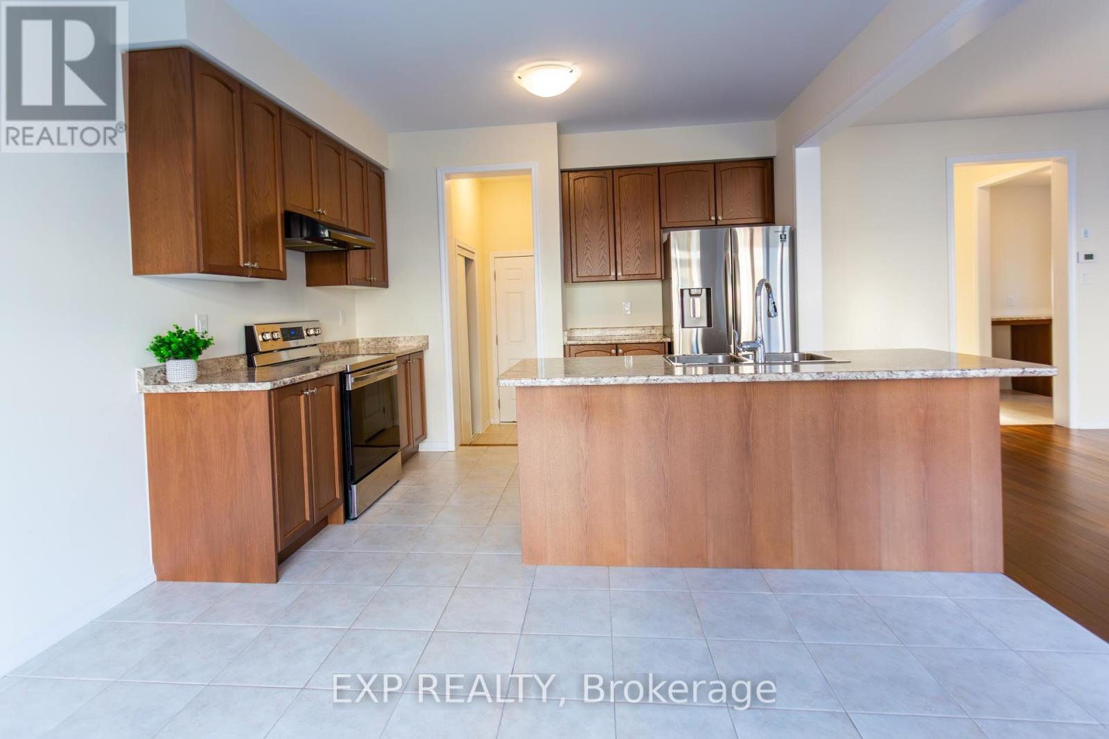Photo 11 of 8005 Odell Crescent, Niagara Falls ON
