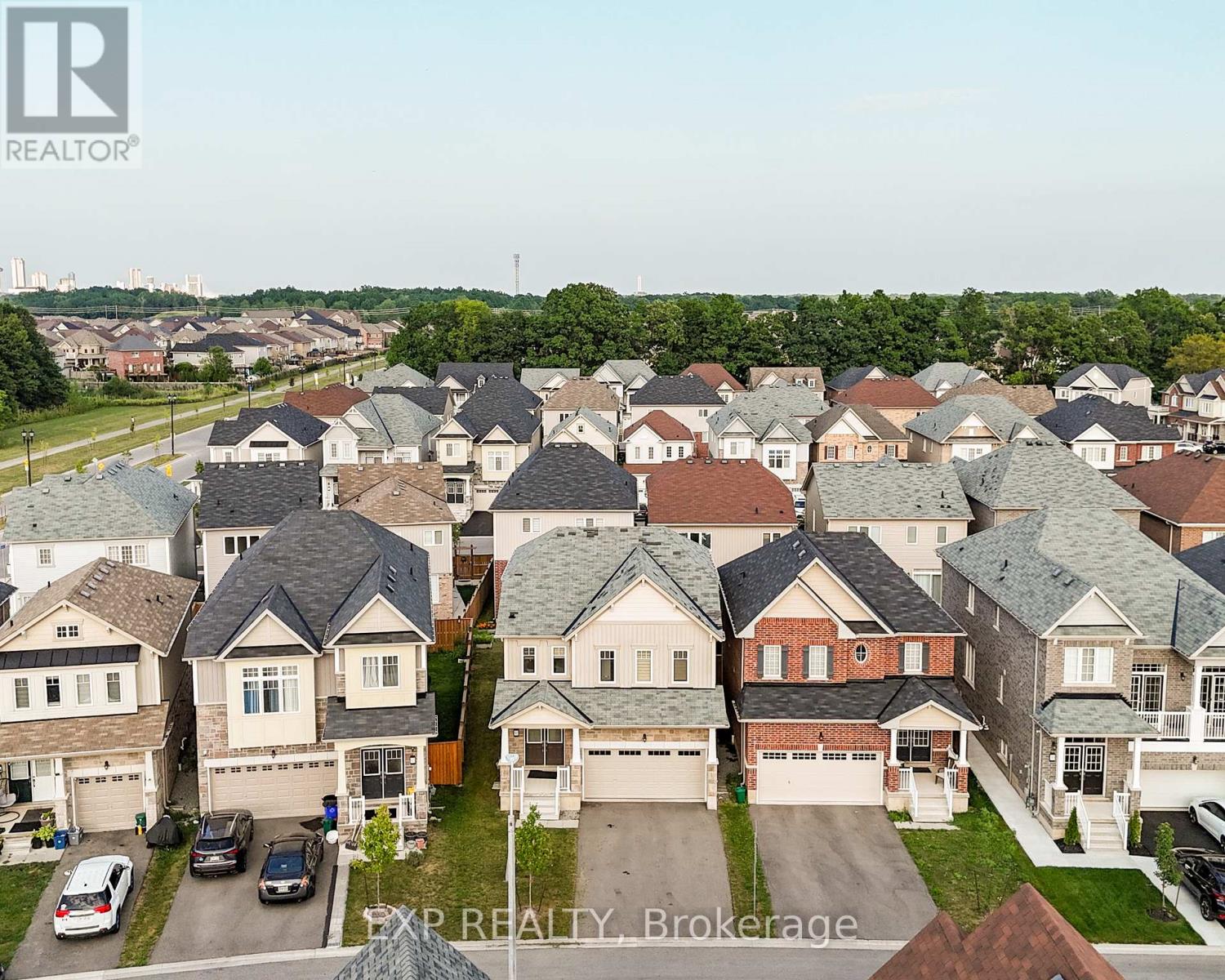 Photo 2 of 8005 Odell Crescent, Niagara Falls ON