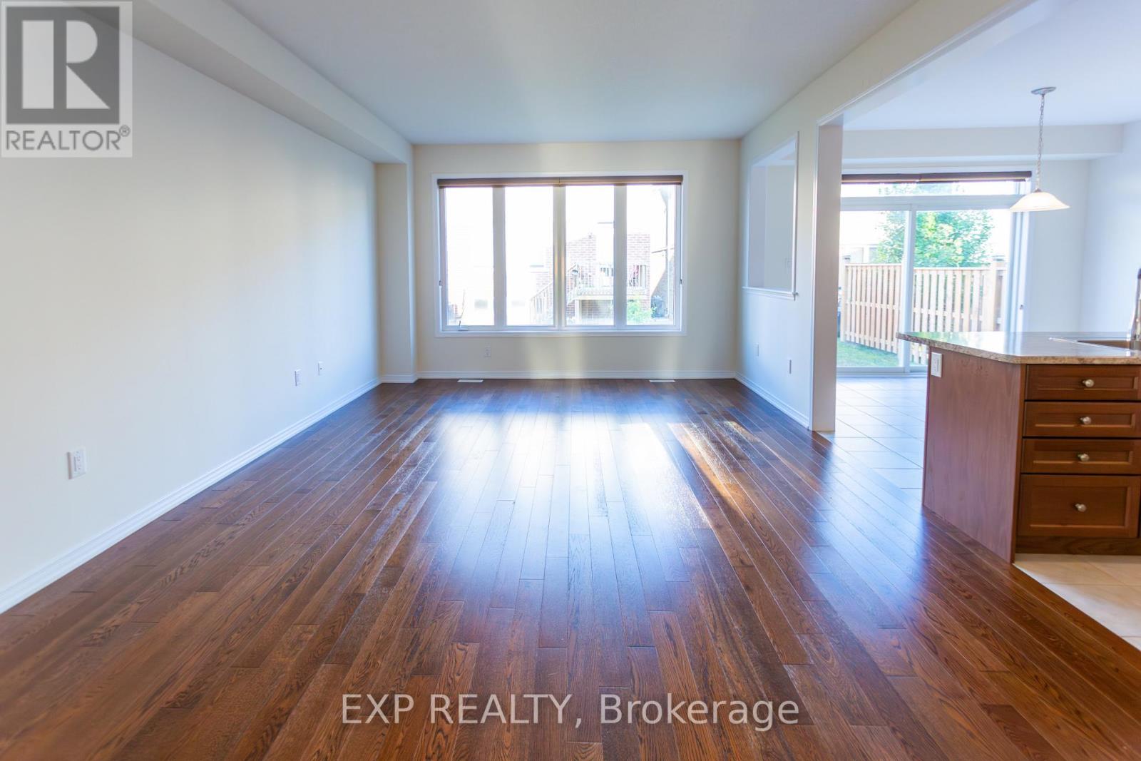 Photo 7 of 8005 Odell Crescent, Niagara Falls ON