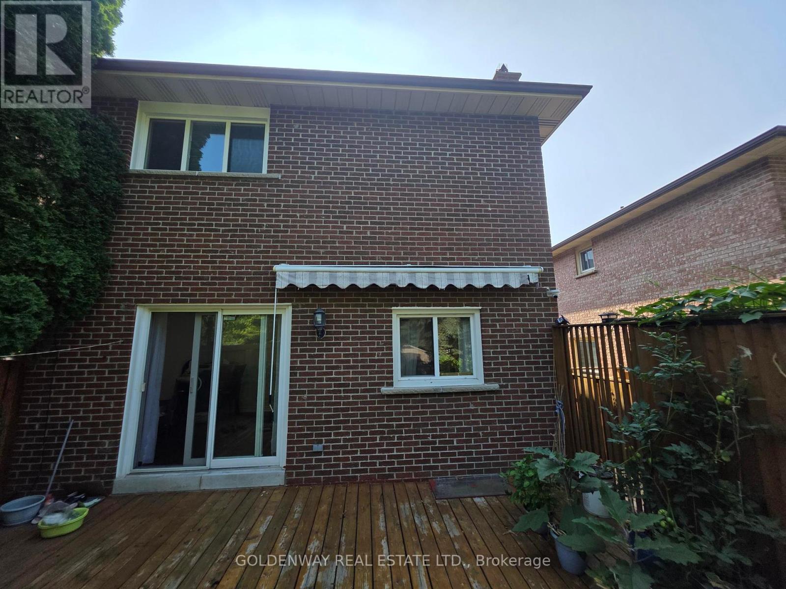 Photo 11 of 129 Major Buttons Drive, Markham ON