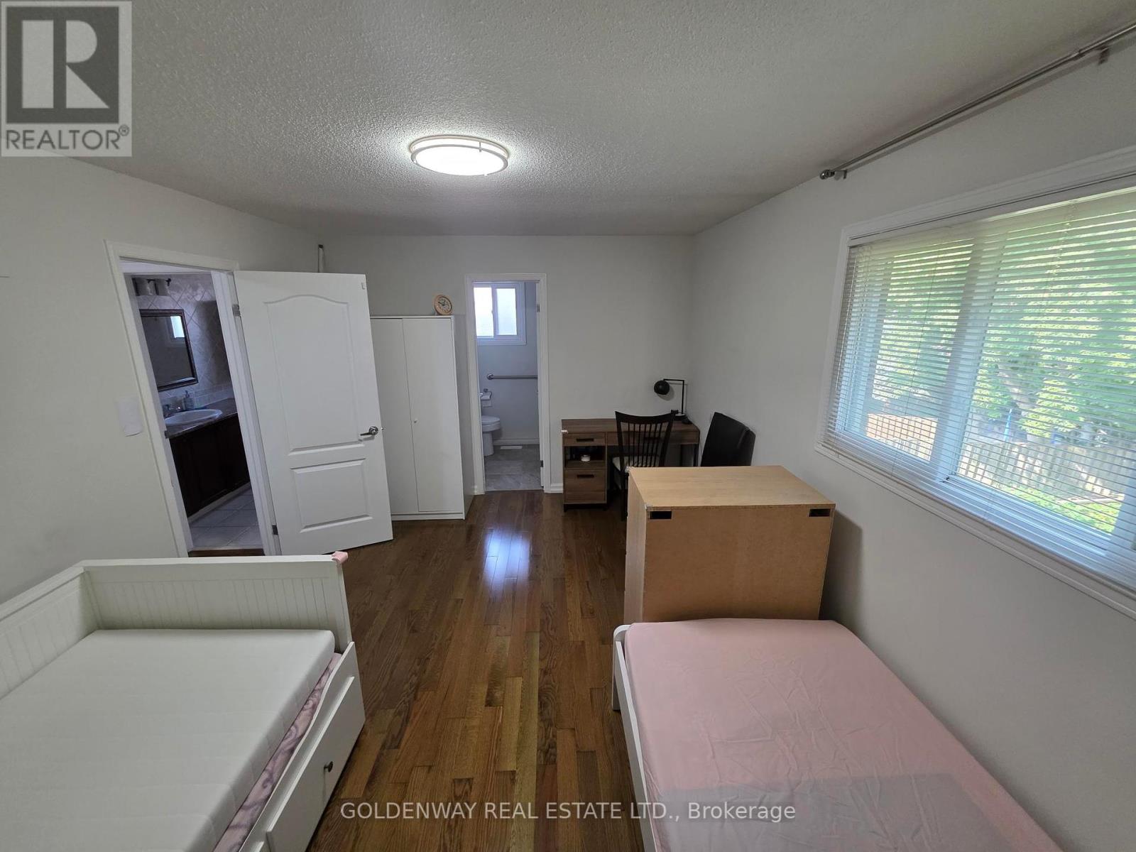 Photo 17 of 129 Major Buttons Drive, Markham ON