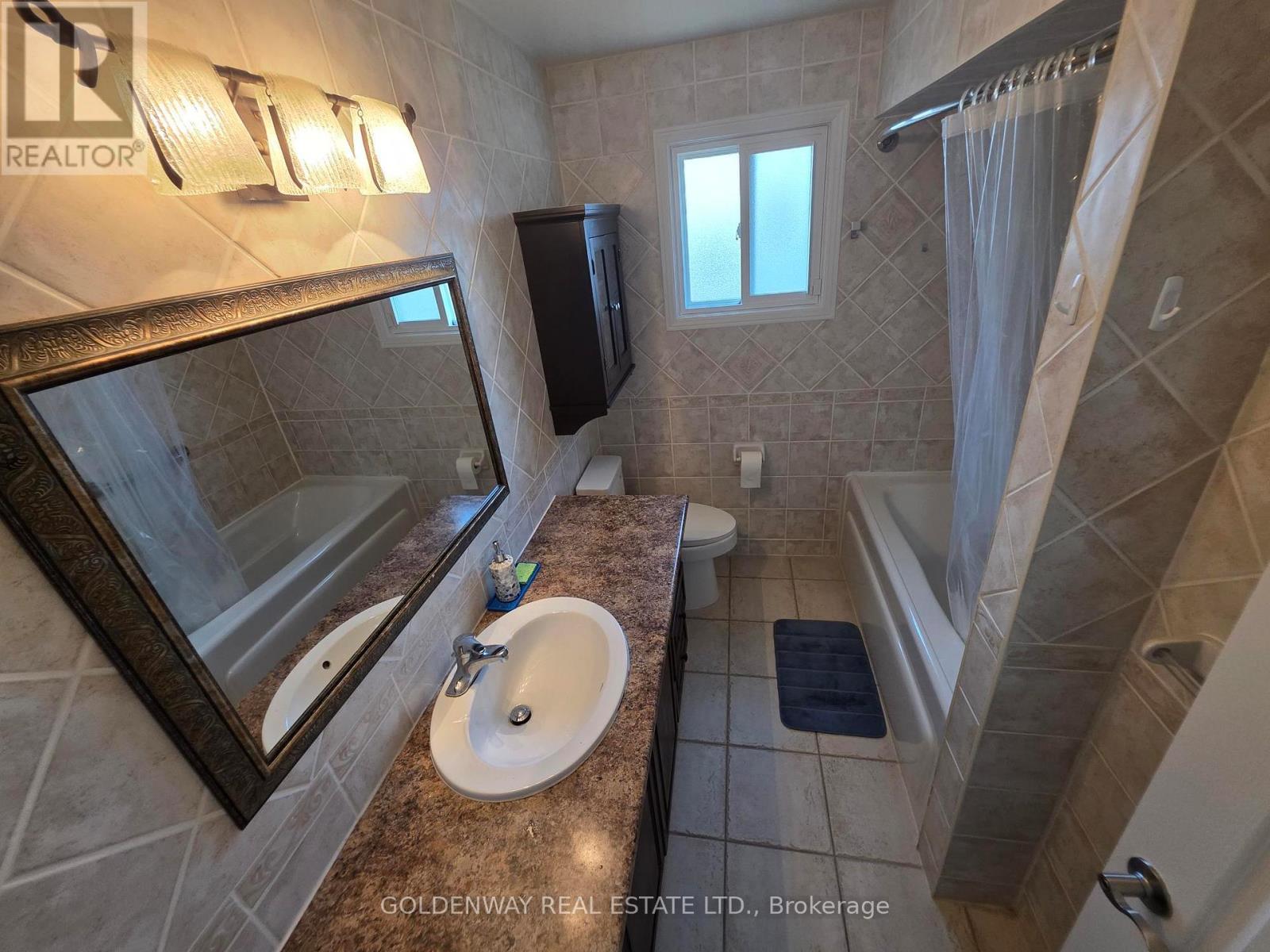 Photo 23 of 129 Major Buttons Drive, Markham ON