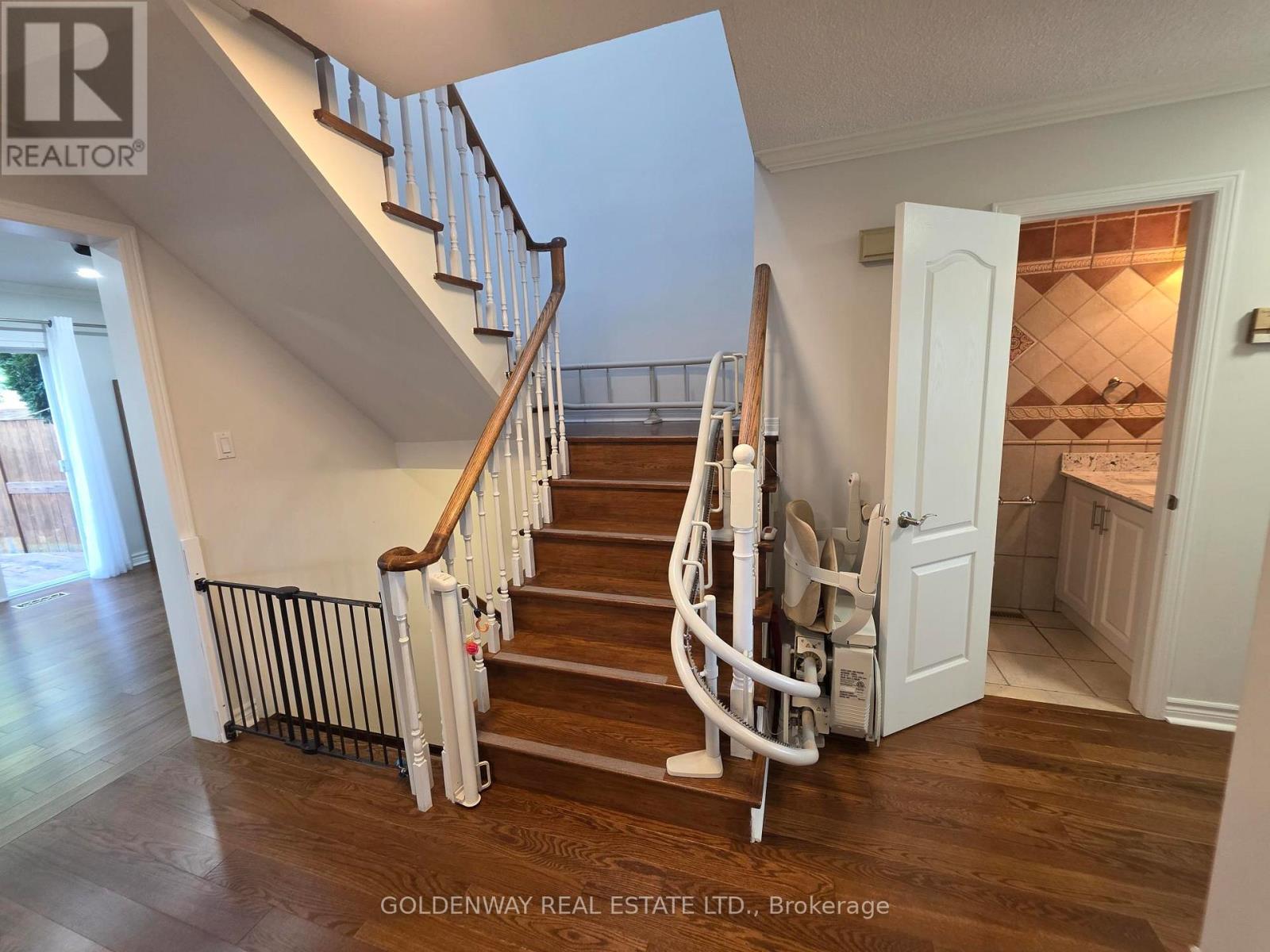 Photo 29 of 129 Major Buttons Drive, Markham ON