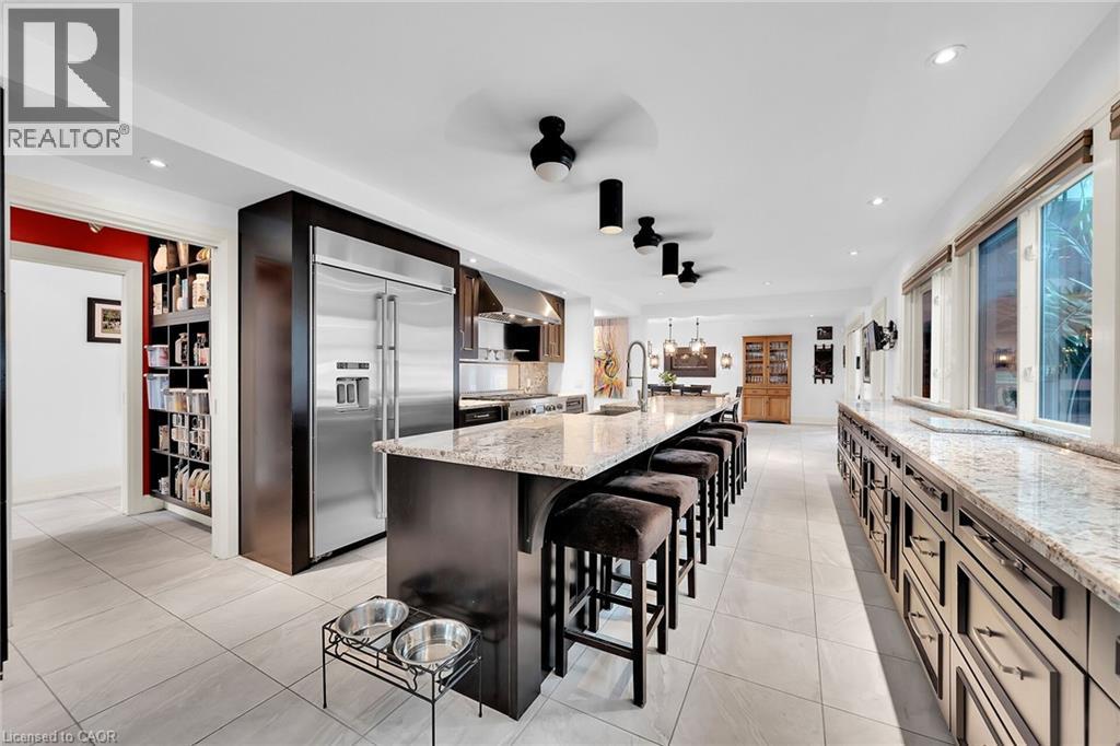 Photo 2 of 404 E Mountain Brow Boulevard E, Hamilton ON