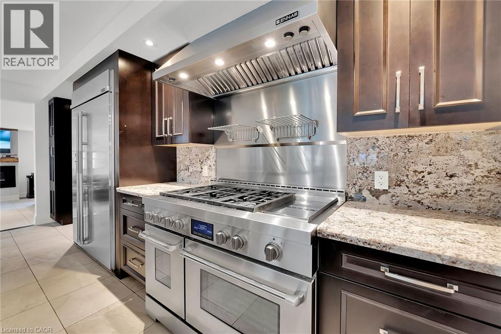 Photo 16 of 404 E Mountain Brow Boulevard E, Hamilton ON